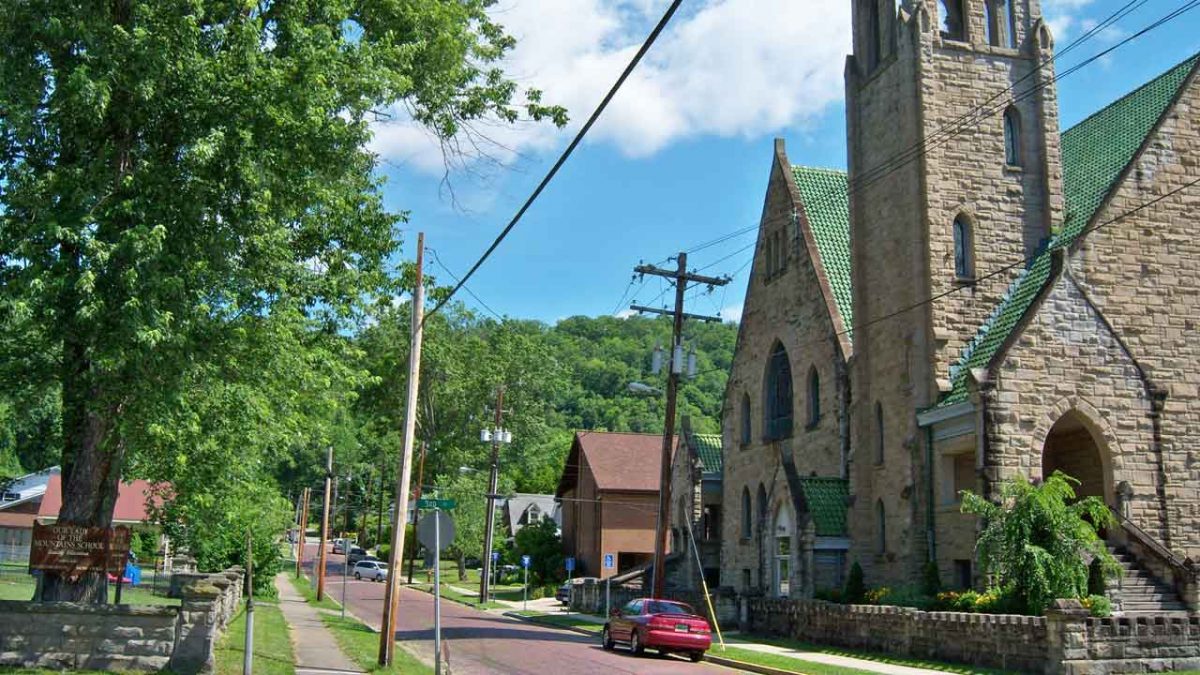 Paintsville Motorcycle Shipping Motorcycle Shippers   Court Street Paintsville KY 1200x675 Cropped 