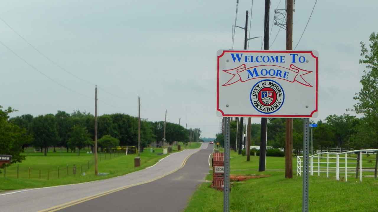 Moore Oklahoma Welcome Sign