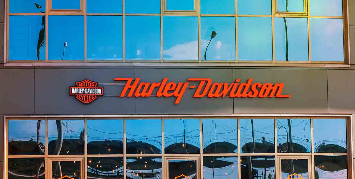 Harley-Davidson dealership storefront — Motorcycle Shippers is a trusted shipping partner for motorcycle dealers nationwide